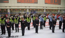 萌娃向交警爆料视频播放,交警查获违法行为